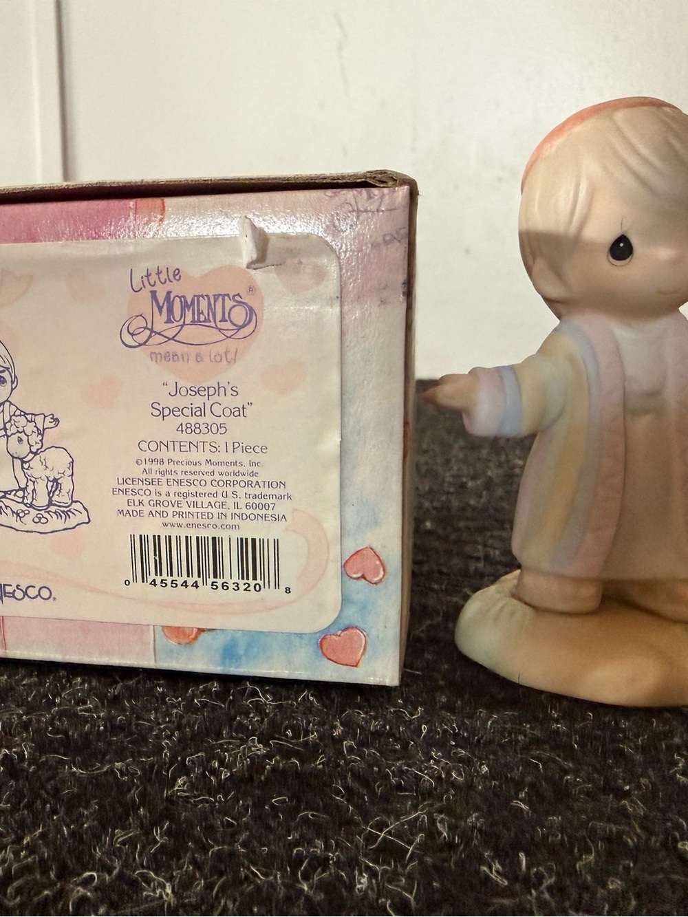 Precious Moments Shepherd Figurine with Lamb Joesph’s special coat. #488305 NIB - Picture 2 of 2